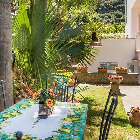 Casa Beatrice Bed and Breakfast Sorrento Eksteriør billede